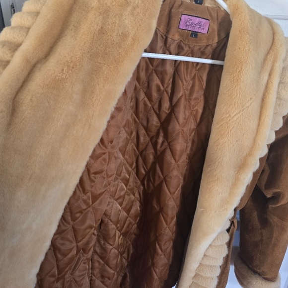 Women’s suede and shearling coat, size large - Picture 4 of 6